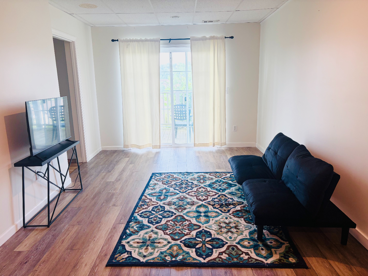 Private 2 bedroom 1 full bath Furnished Suite-8 min to Ruby & Mon Health - Photo 6