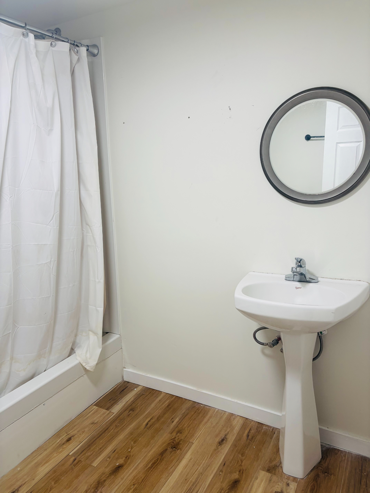 Private 2 bedroom 1 full bath Furnished Suite-8 min to Ruby & Mon Health - Photo 8
