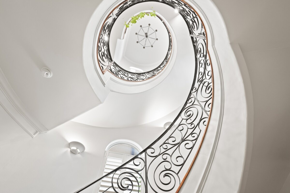 Montrose Luxury - Photo 3