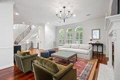 Montrose Luxury - Photo 11