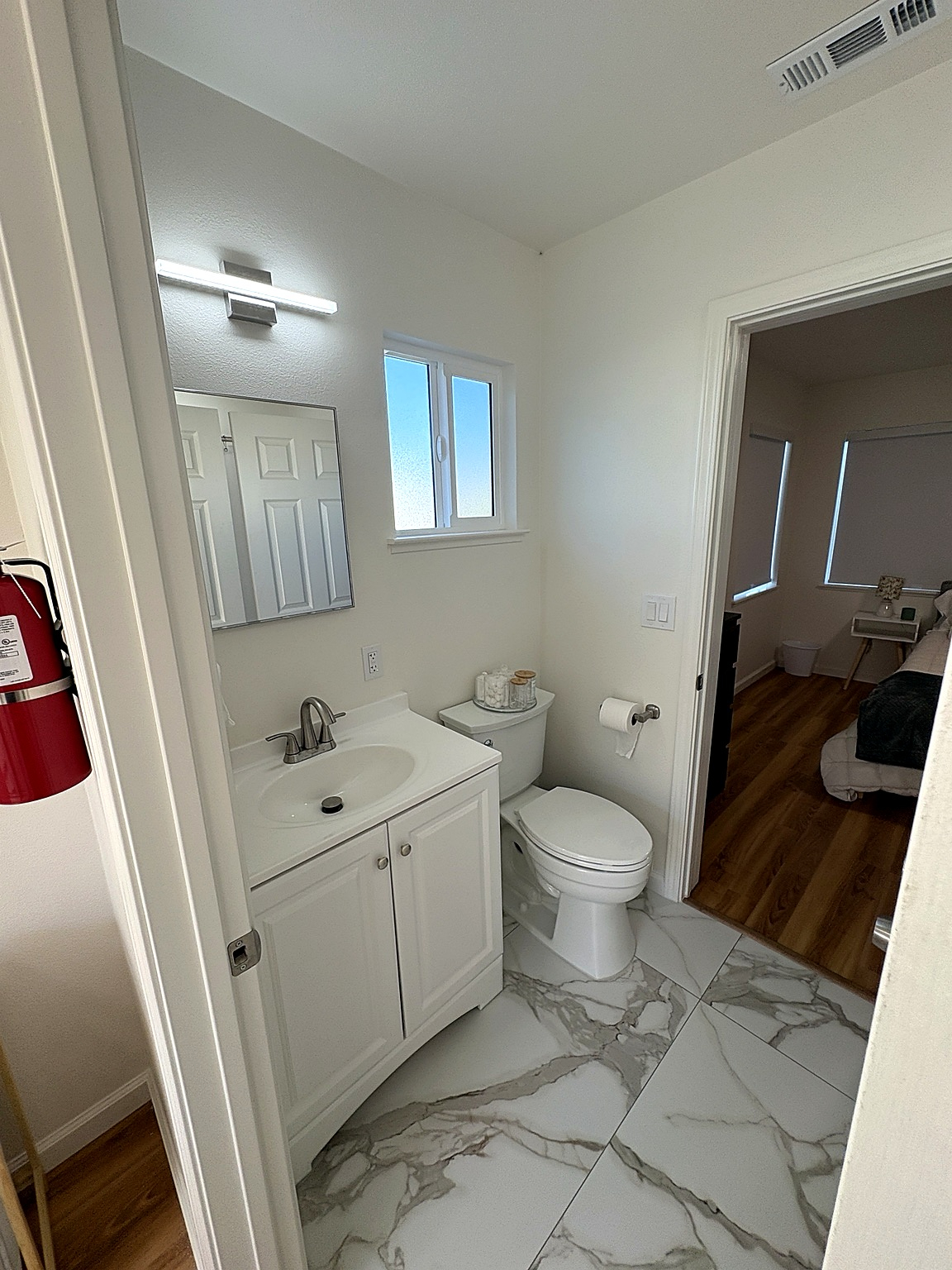 Newly Remodeled 2BR | DTSJ | Parking + EV charging - Photo 5