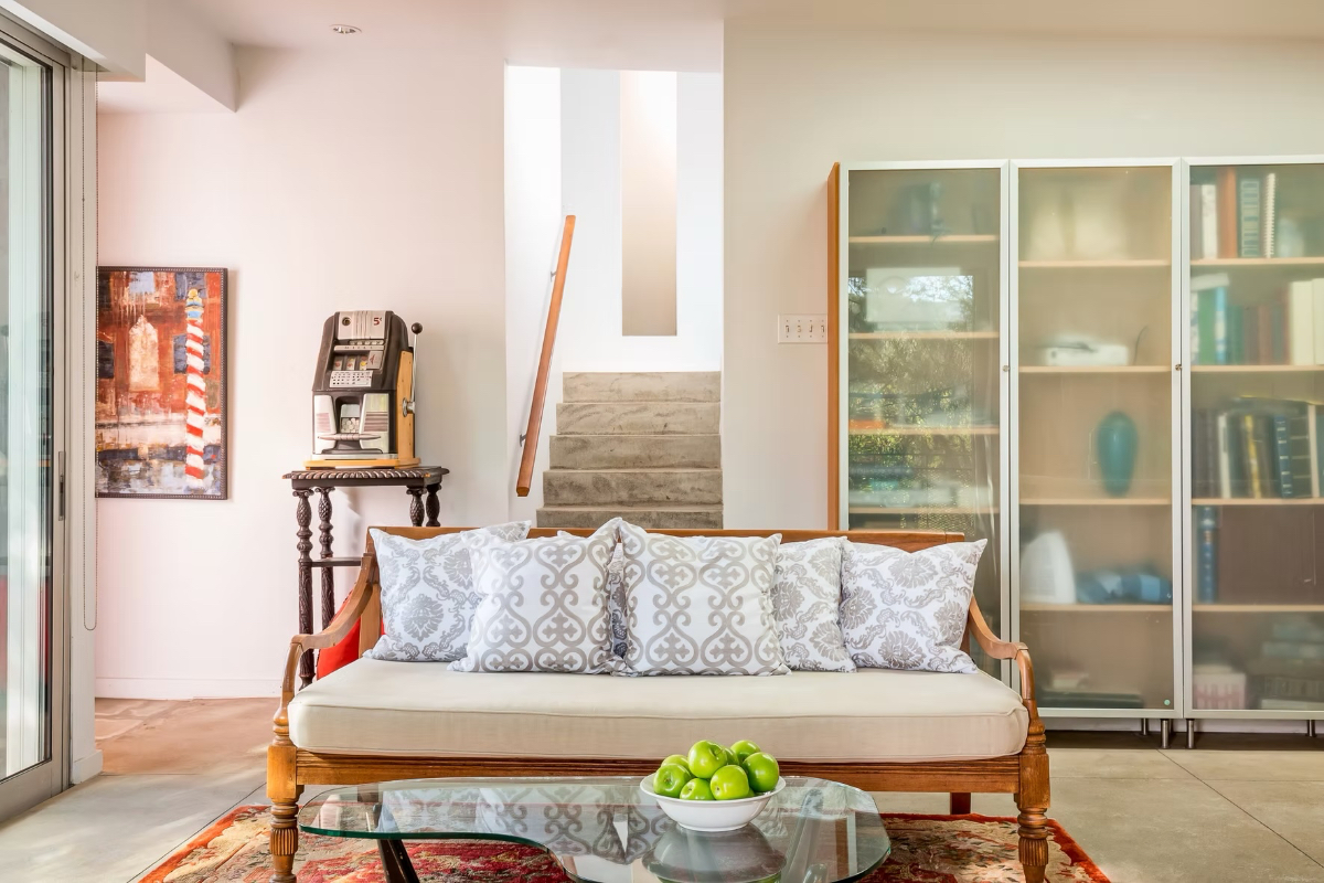 Modern private pool house in Silver Lake - Photo 2