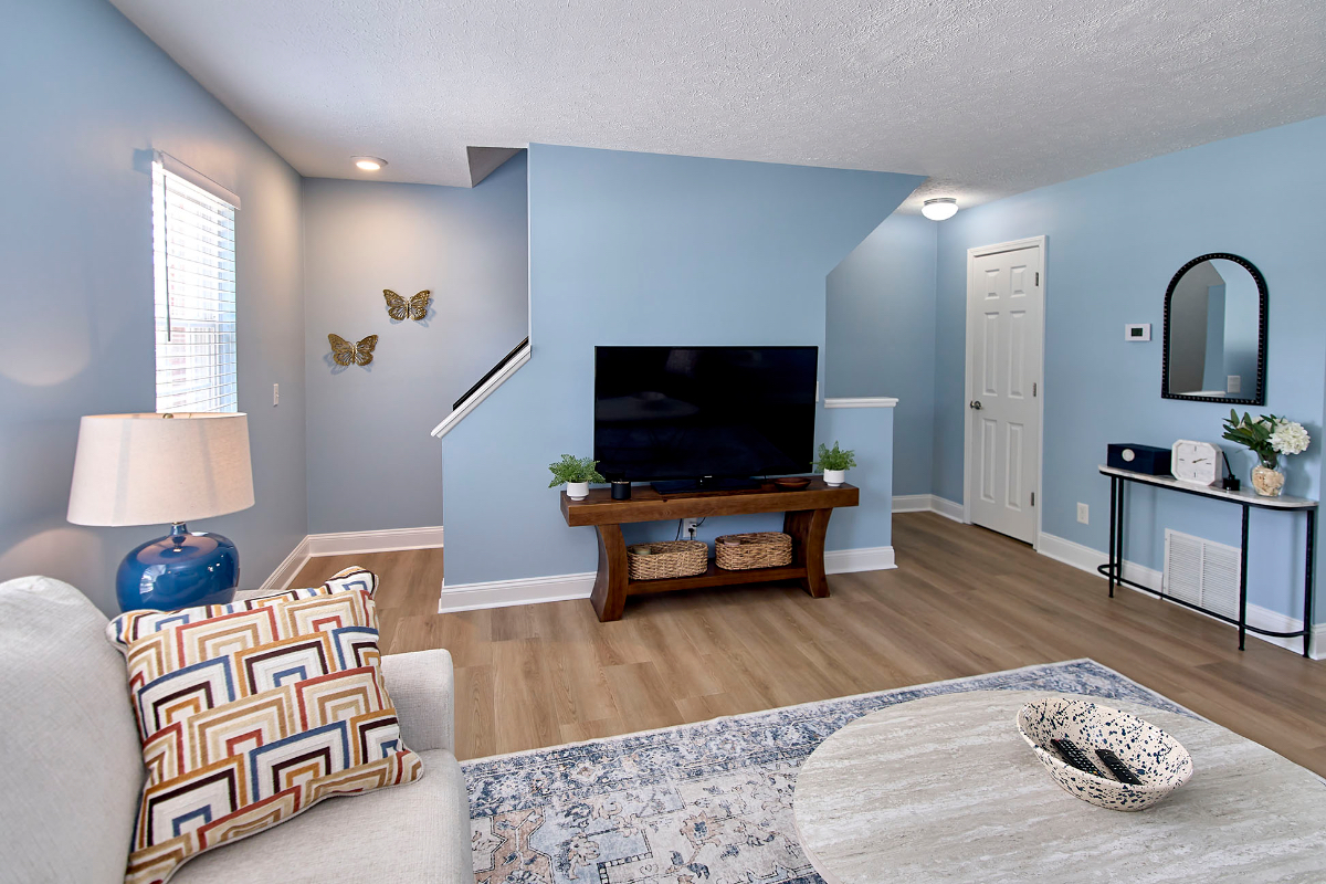 Downtown Cozy Townhouse - Photo 2