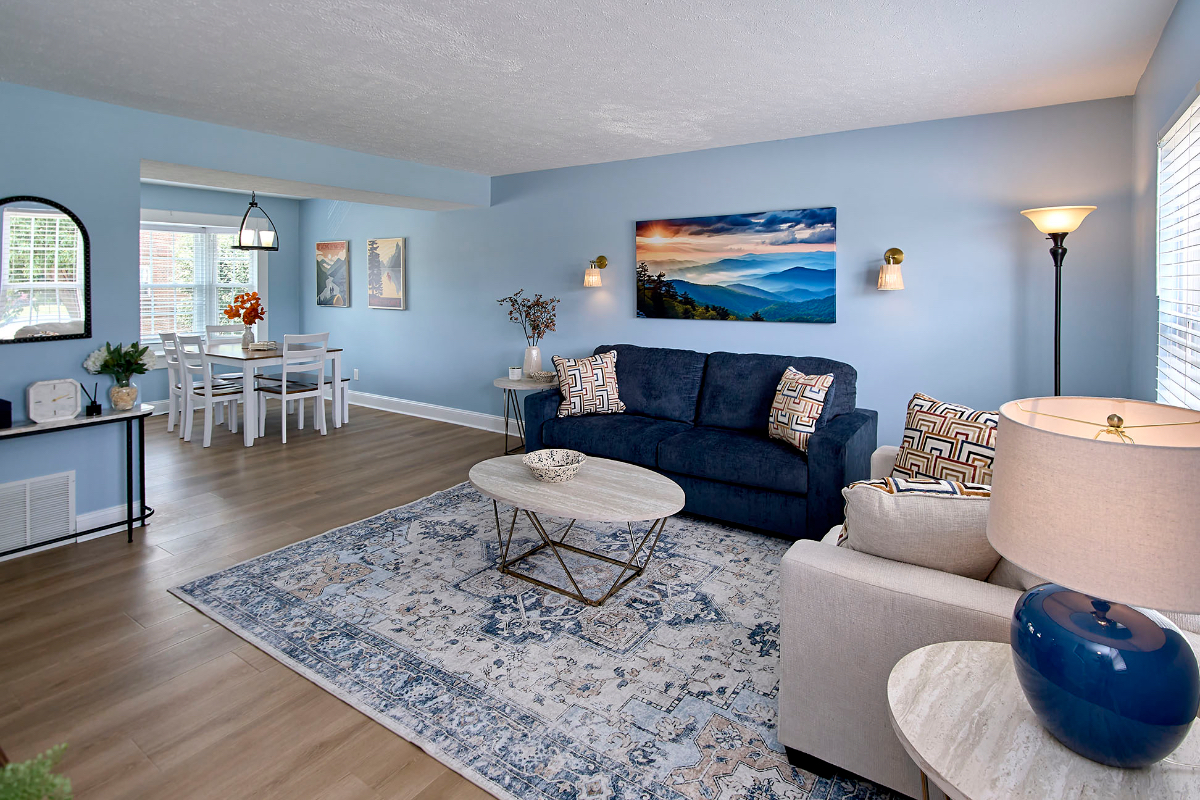 Downtown Cozy Townhouse - Photo 3