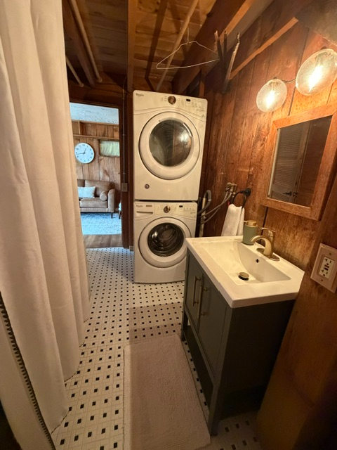 **Currently Booked through August28, 2027** Hillside retreat with modern finishes near Cooperstown a - Photo 9