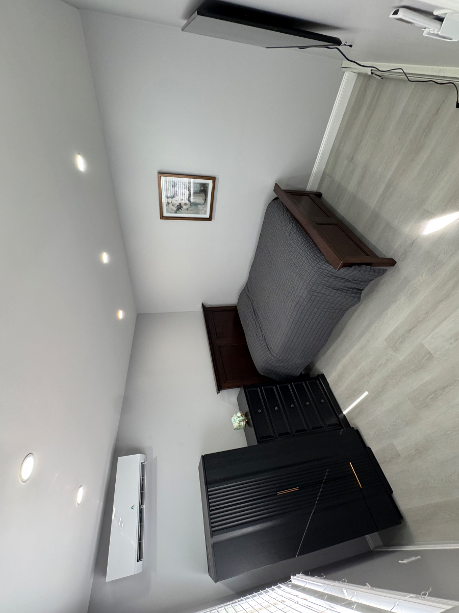 Brand new cozy cottage in Springfield Gardens. - Photo 1