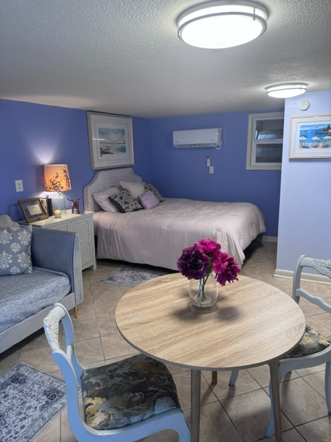 Furnished Garden Studio With Private Patio, Full Kitchen, Washer/Dryer, Utilities & Internet Include - Photo 9