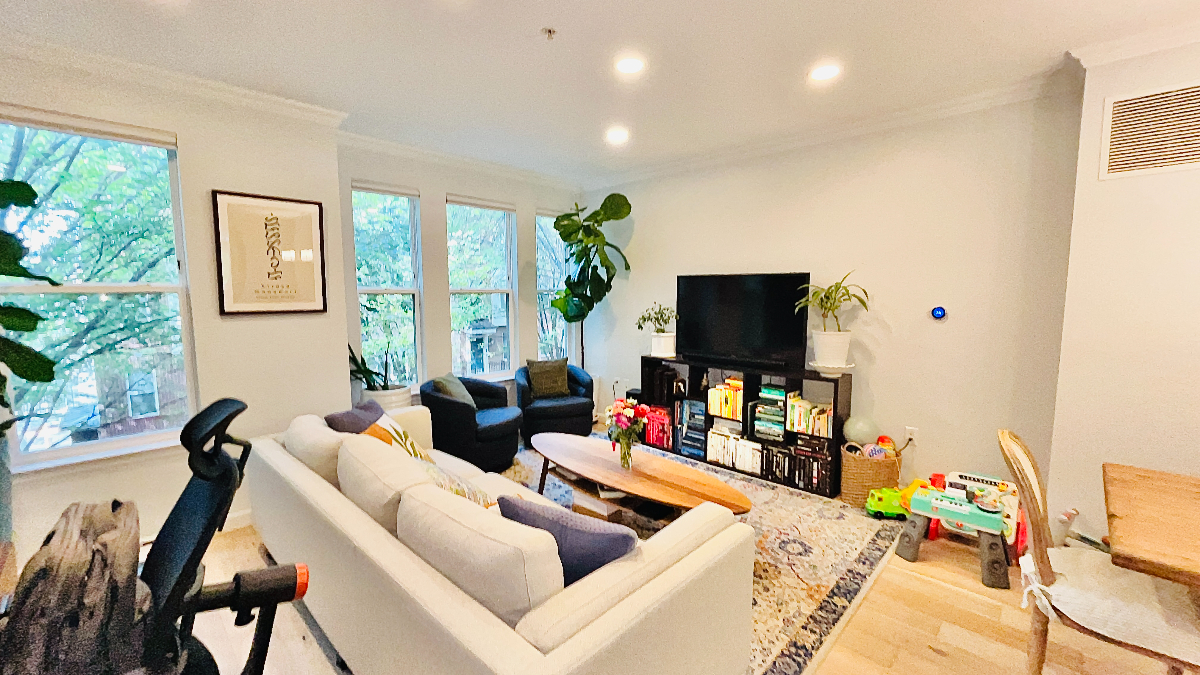 Townhouse Close to Metro in DC - 2BD/2BA/1GR - Photo 2