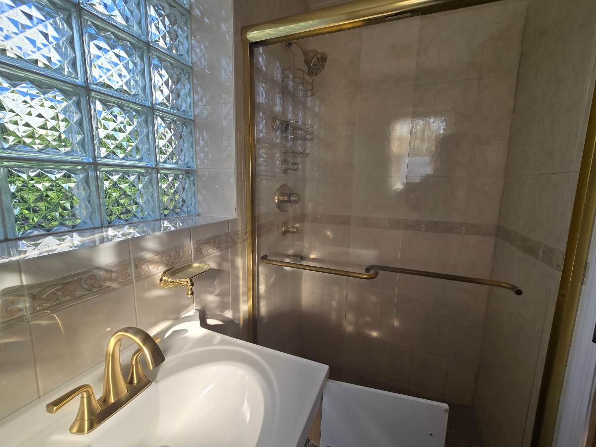 GOOD STAY CASTLE - Photo 11