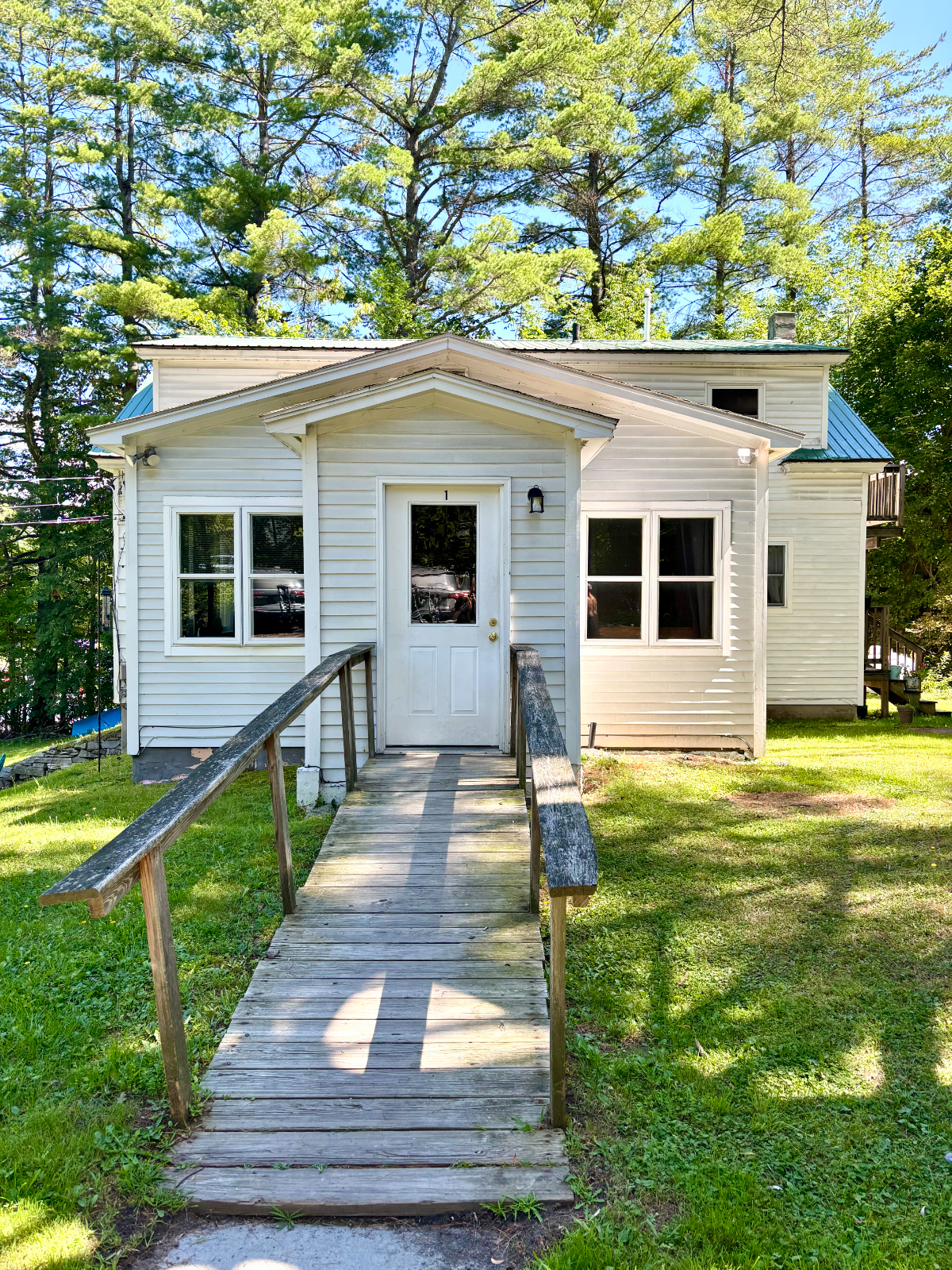 1 bed/1 bath with easy access to I-89, downtown Montpelier, and nearby hospitals - Photo 1