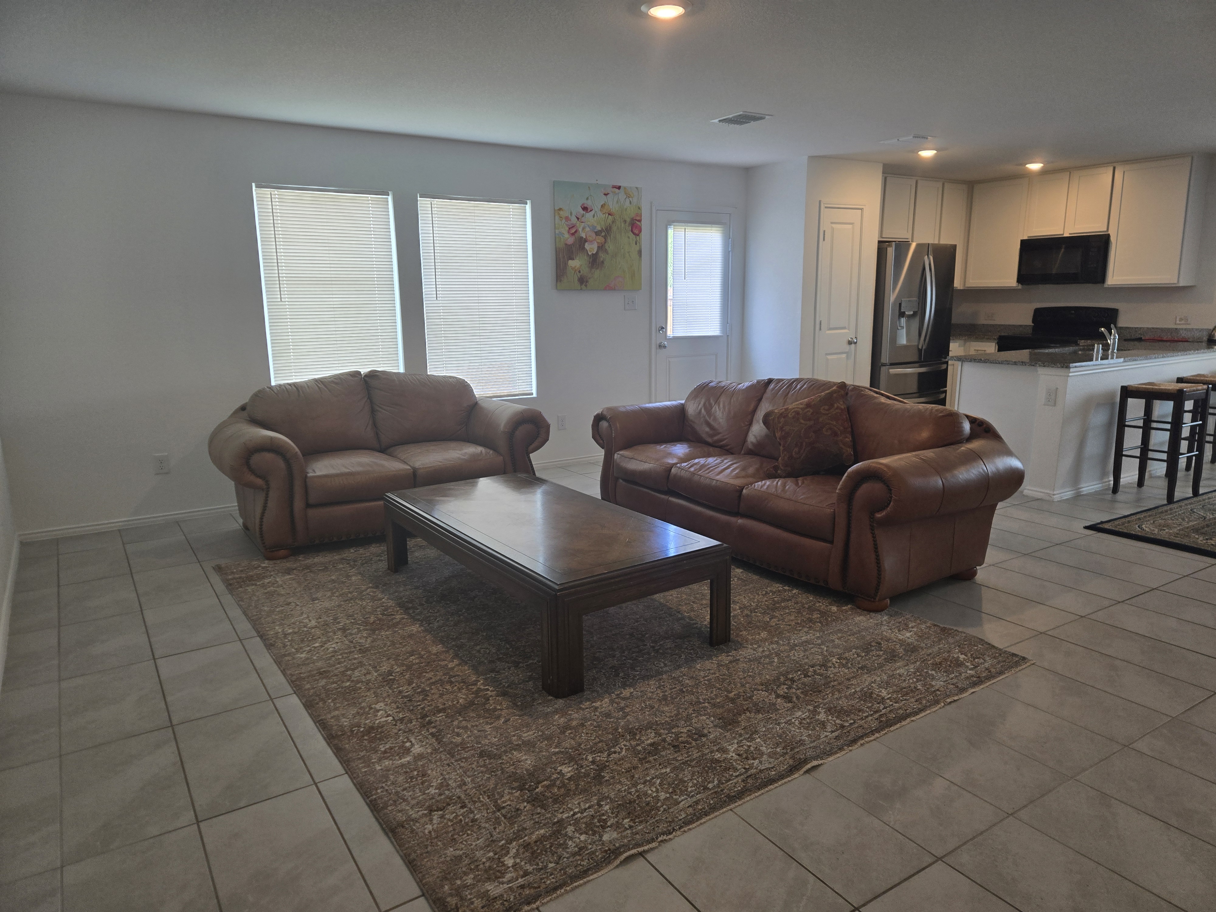 Fully Furnished 4-Bedroom Home Near Downtown Dallas - Photo 2