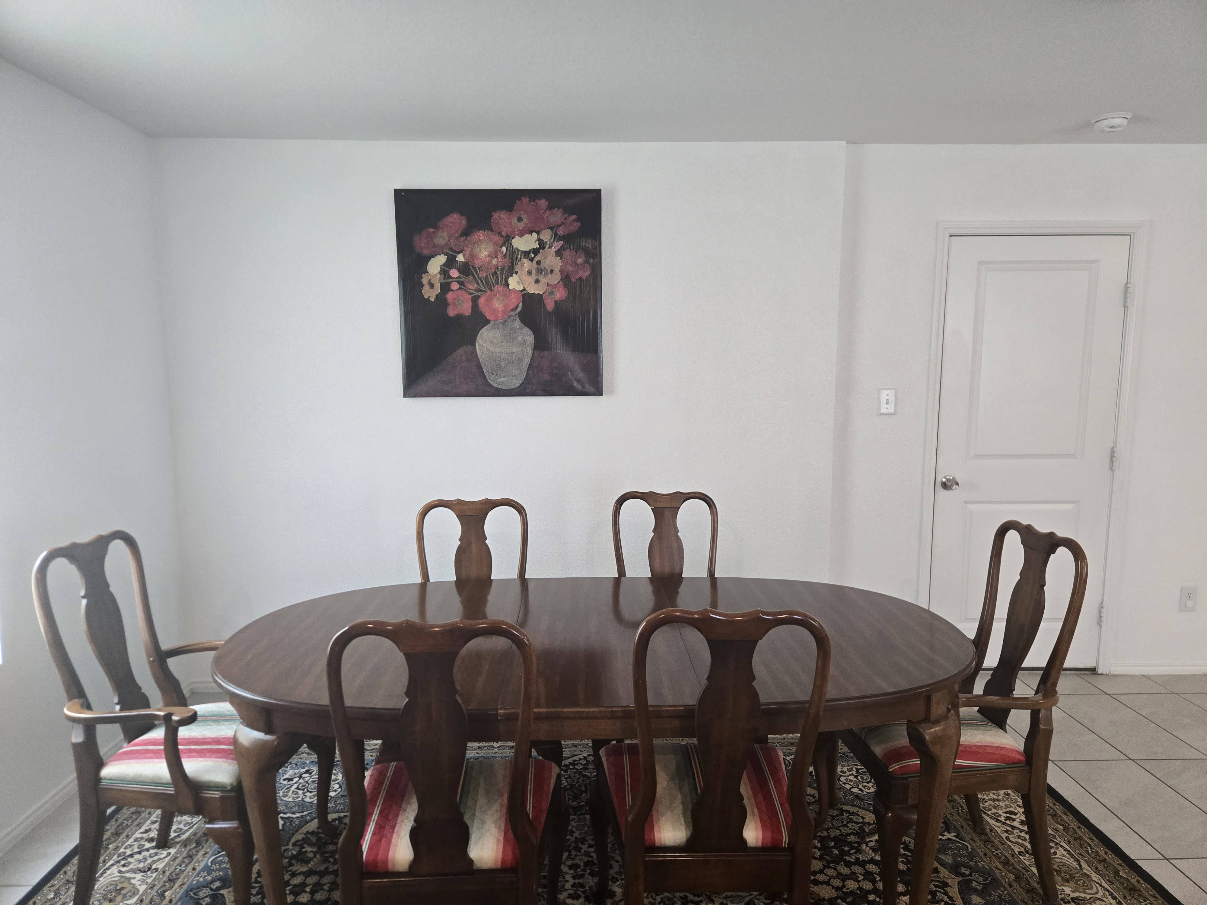 Fully Furnished 4-Bedroom Home Near Downtown Dallas - Photo 3