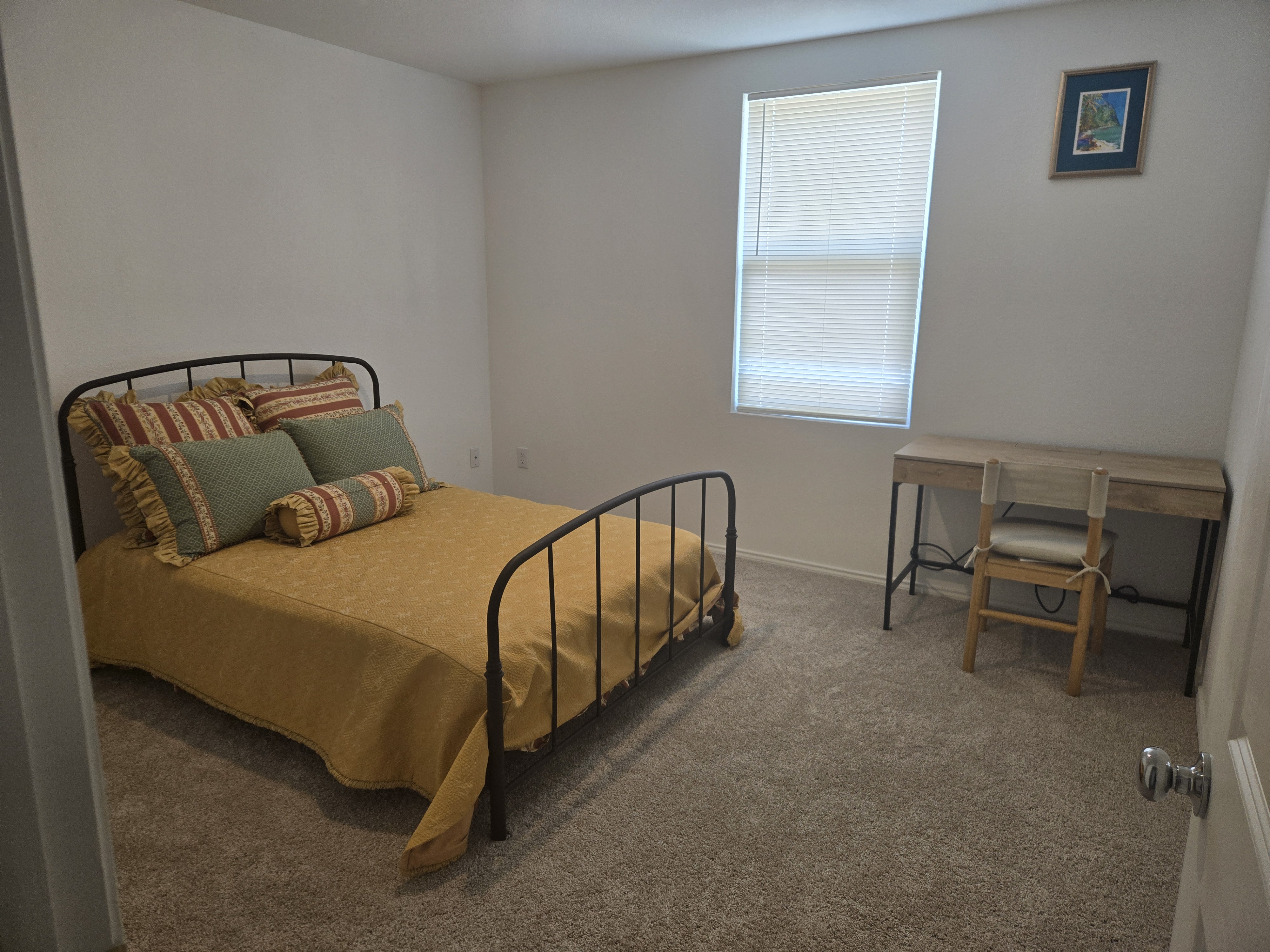 Fully Furnished 4-Bedroom Home Near Downtown Dallas - Photo 9