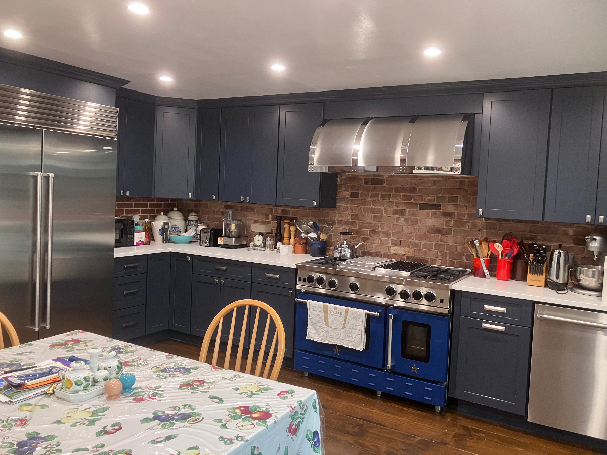 Share an Entire Townhouse - Your Own Private Floor with Bedroom, Bathroom & Laundry - Photo 3