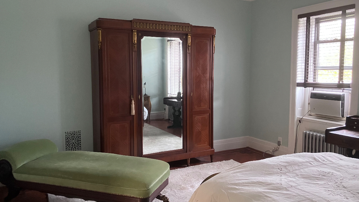 Share an Entire Townhouse - Your Own Private Floor with Bedroom, Bathroom & Laundry - Photo 6
