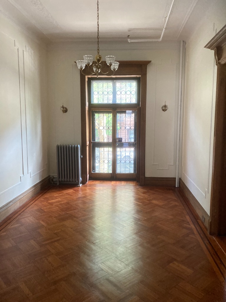 Share an Entire Townhouse - Your Own Private Floor with Bedroom, Bathroom & Laundry - Photo 10