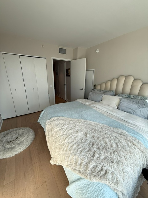 Luxury Hudson Yards Private Room With King Bed, Balcony And 85-Inch Smart TV - Photo 1
