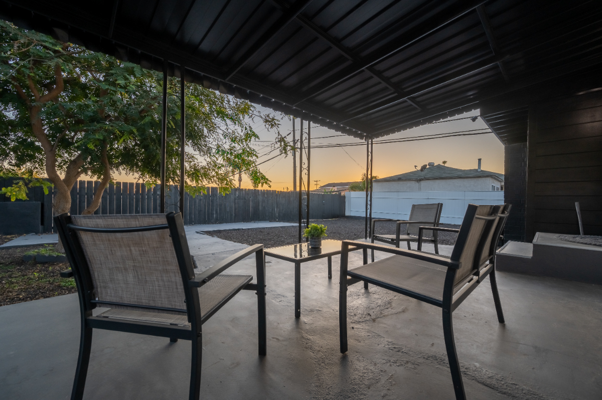 Secluded Guesthouse in Central San Diego - in-unit W/D, private backyard, all utilities included! - Photo 1