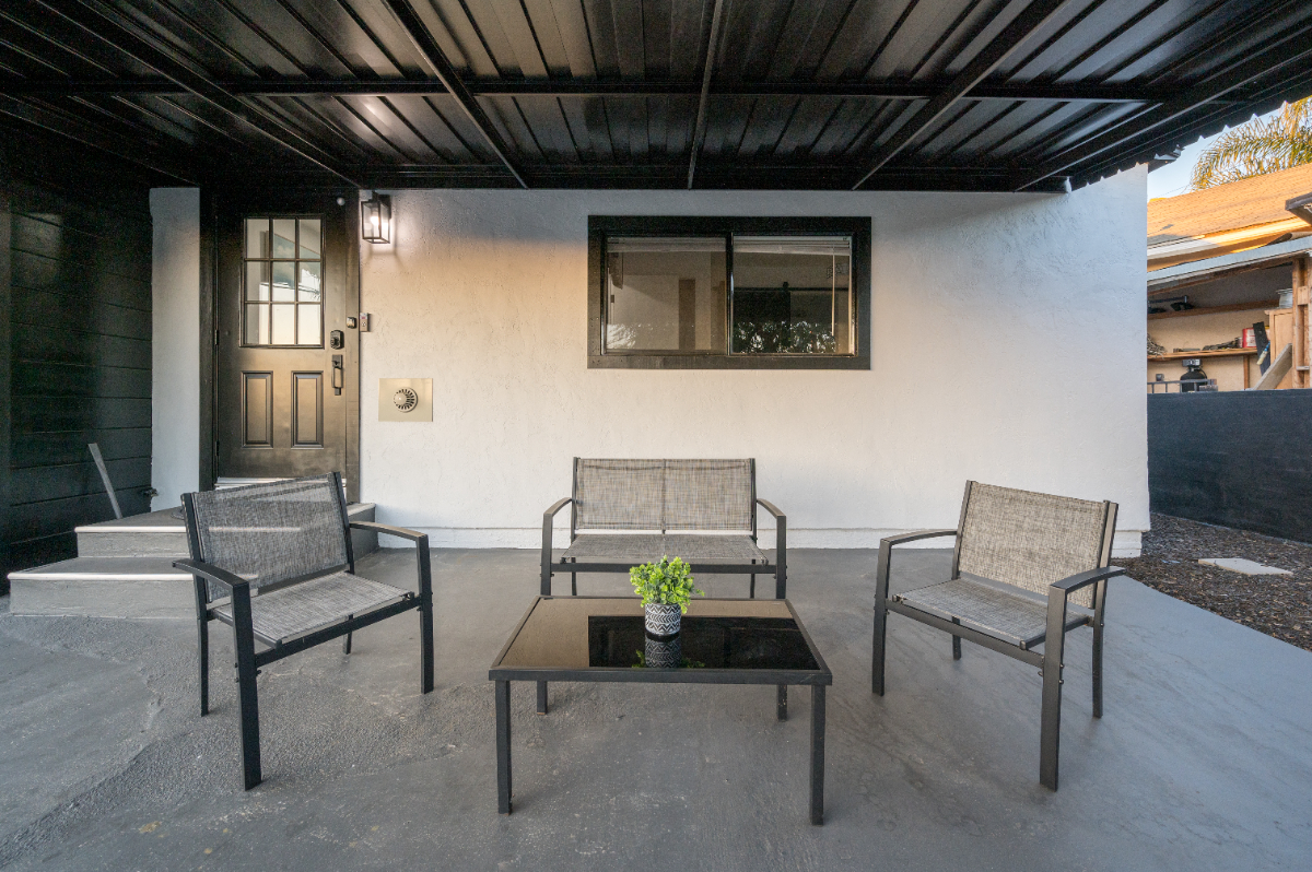 Secluded Guesthouse in Central San Diego - in-unit W/D, private backyard, all utilities included! - Photo 6