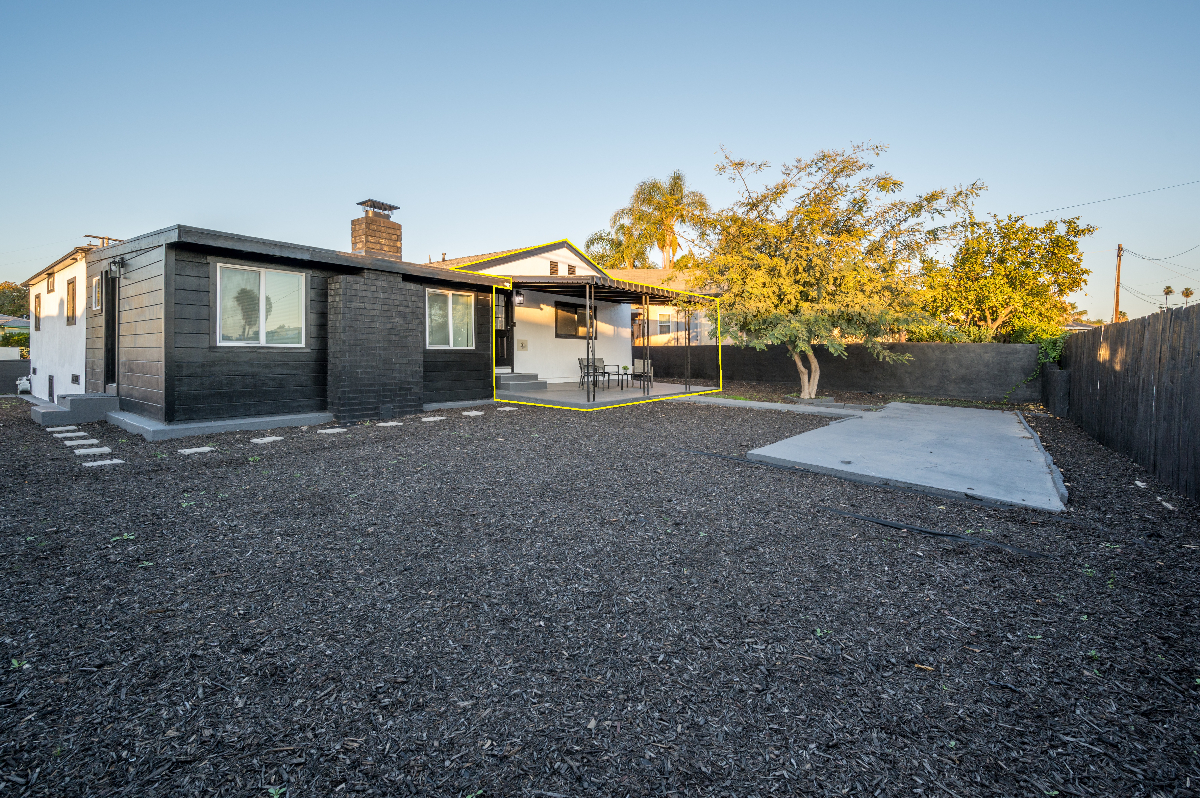 Secluded Guesthouse in Central San Diego - in-unit W/D, private backyard, all utilities included! - Photo 4