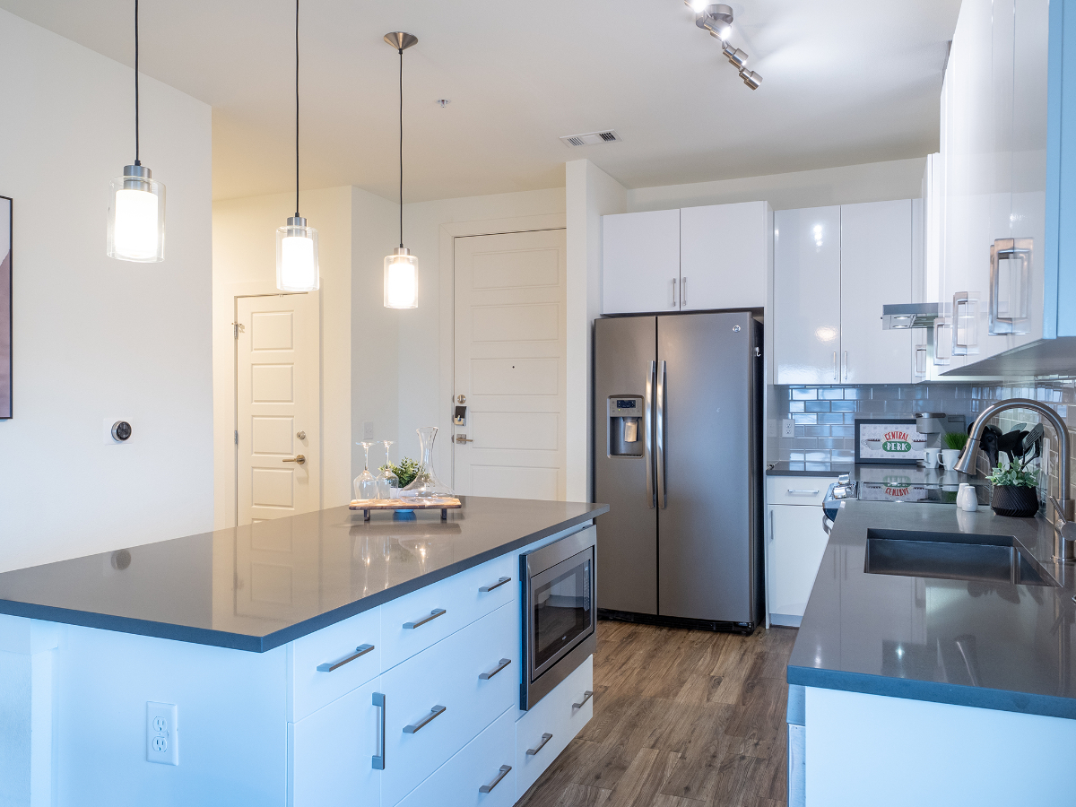 Central Austin Penthouse Condo with a View - Photo 2