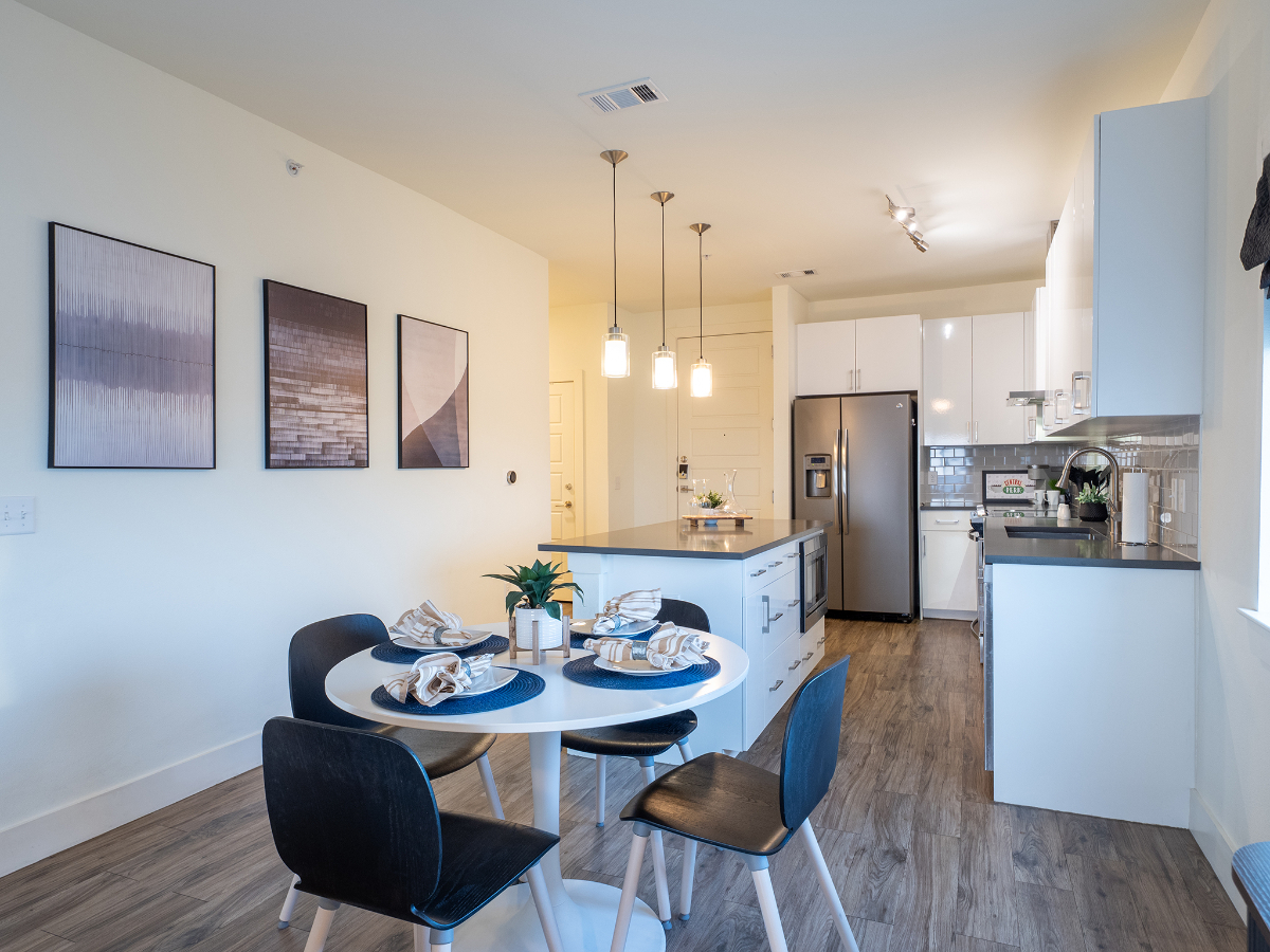 Central Austin Penthouse Condo with a View - Photo 7