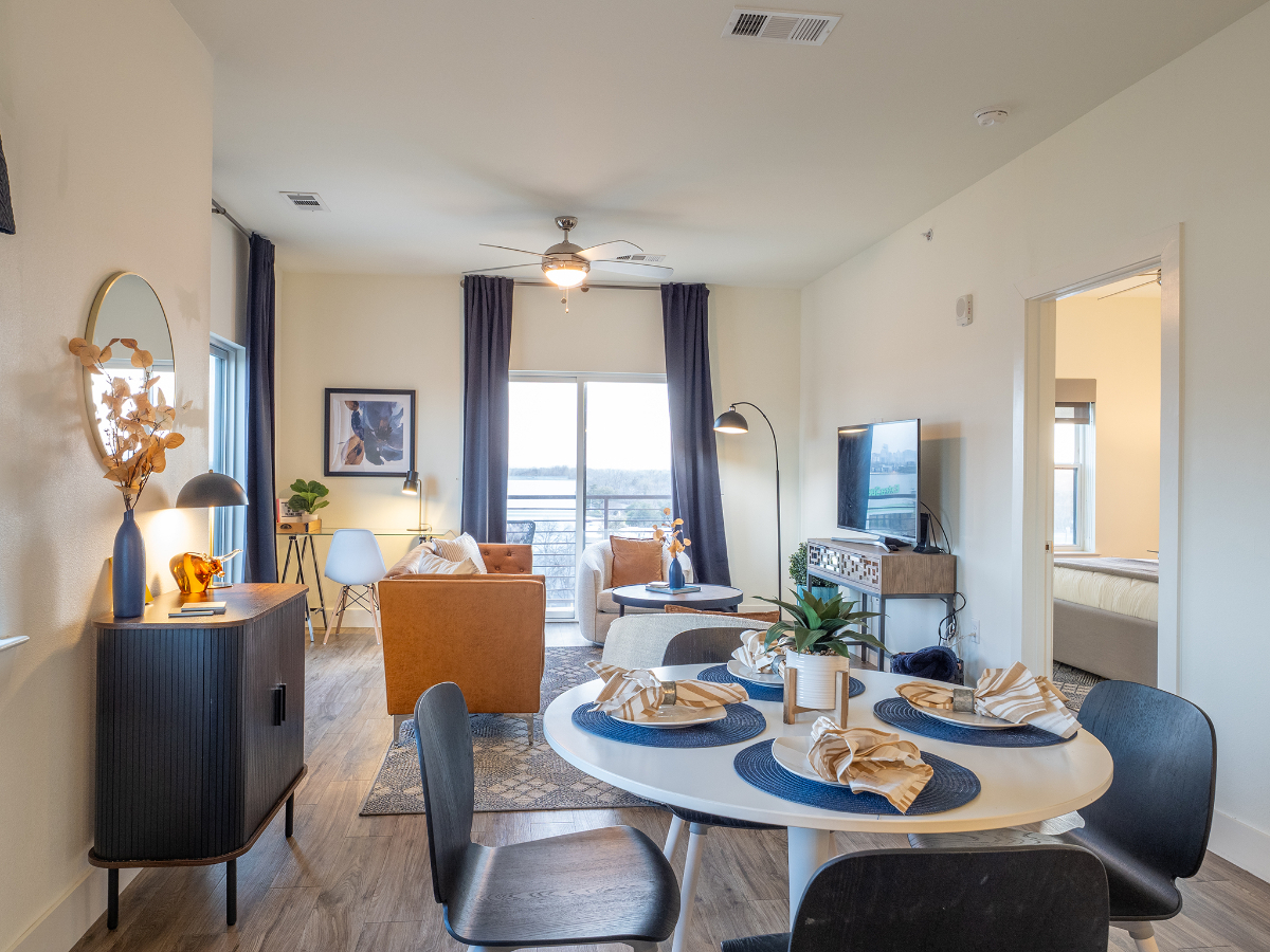 Central Austin Penthouse Condo with a View - Photo 8