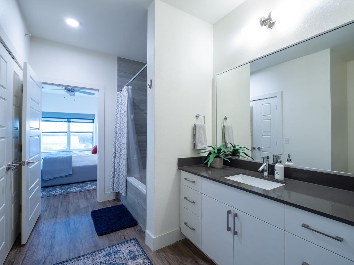 Central Austin Penthouse Condo with a View - Photo 11
