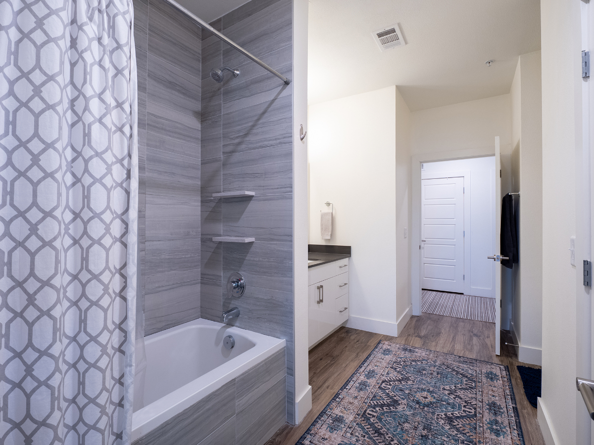 Central Austin Penthouse Condo with a View - Photo 12