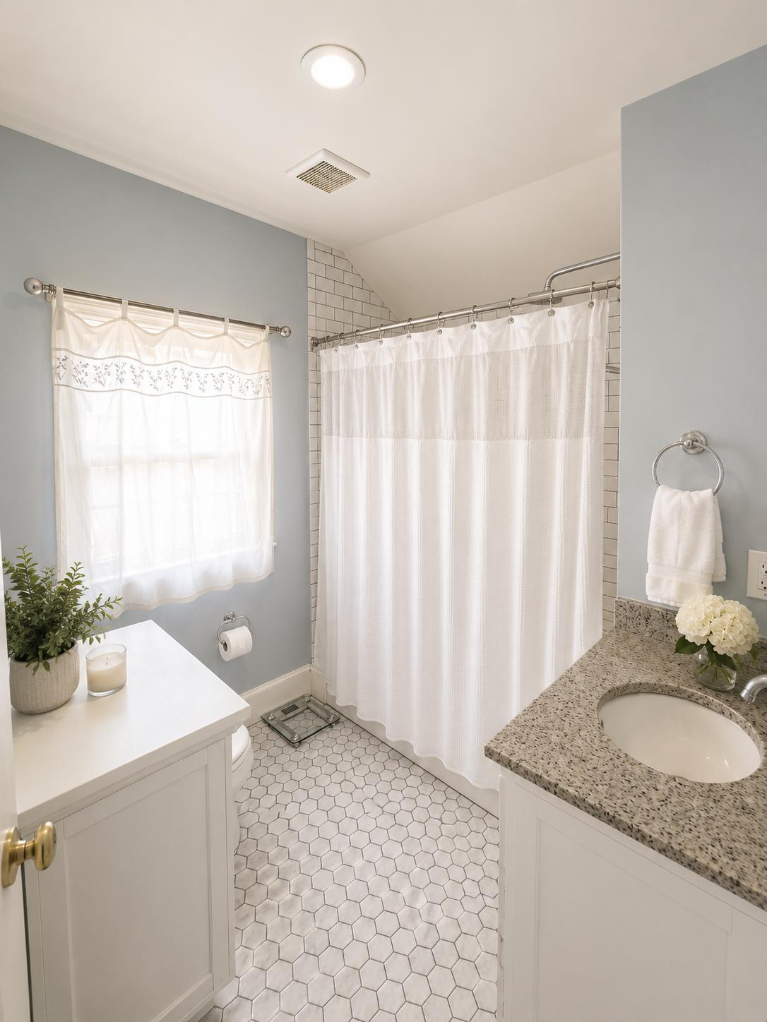 3BR AU Park Home, Utilities Included, Walk to Metro, Whole Foods & Spring Valley - Photo 8
