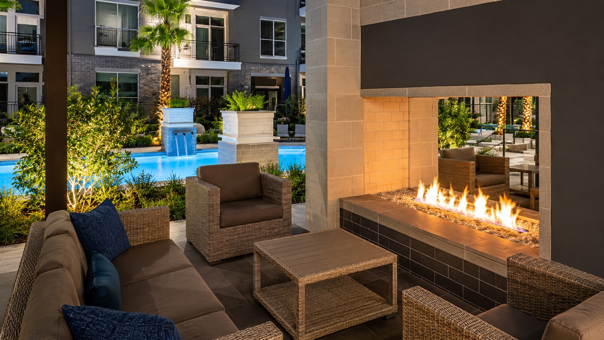 Resort-Style Apt In The Heights - Photo 9