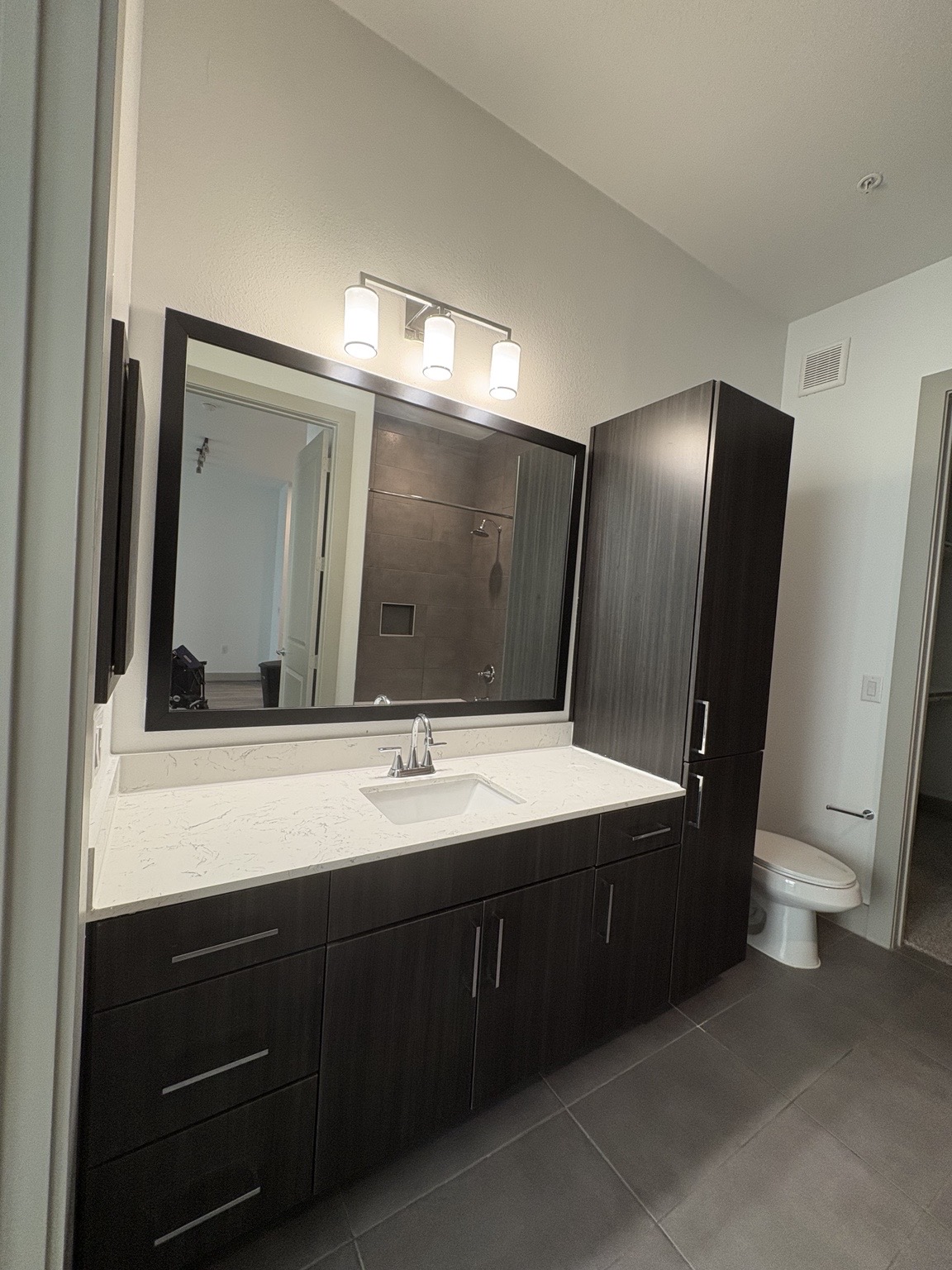 Resort-Style Apt In The Heights - Photo 7