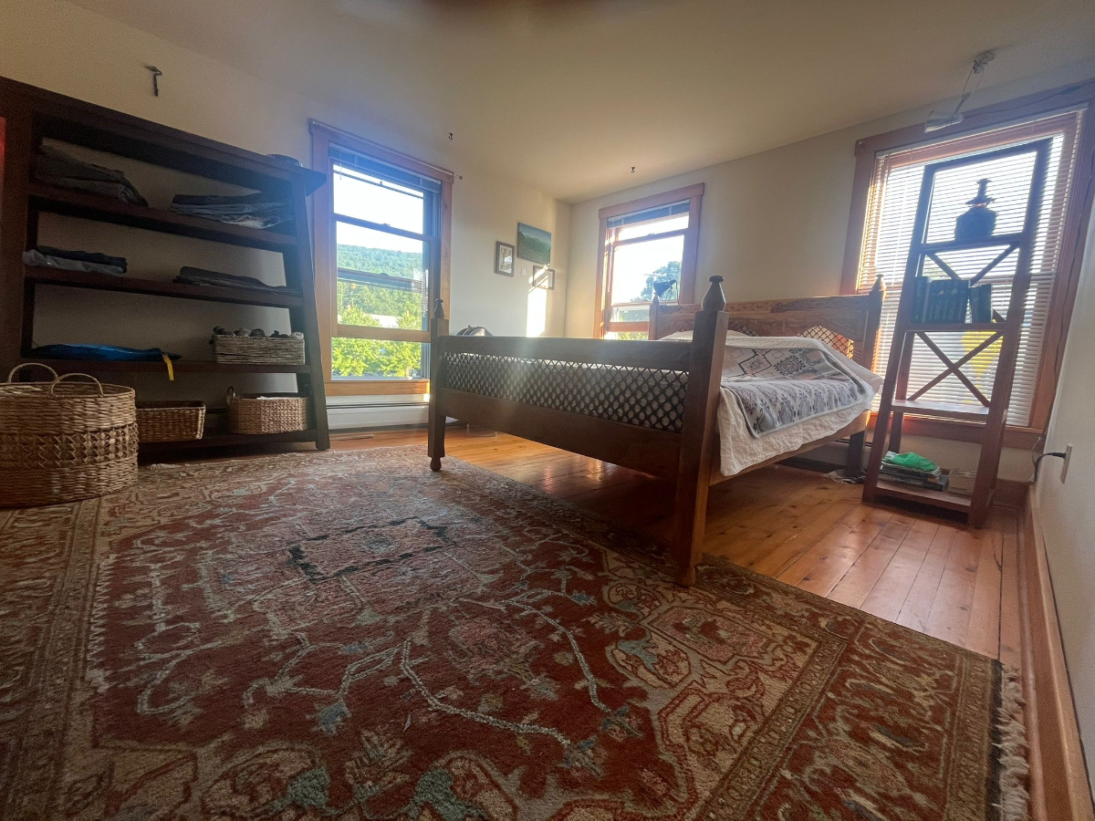Waterfront retreat steps from Waitsfield Covered Bridge - furnished, 2 bedroom - Photo 2