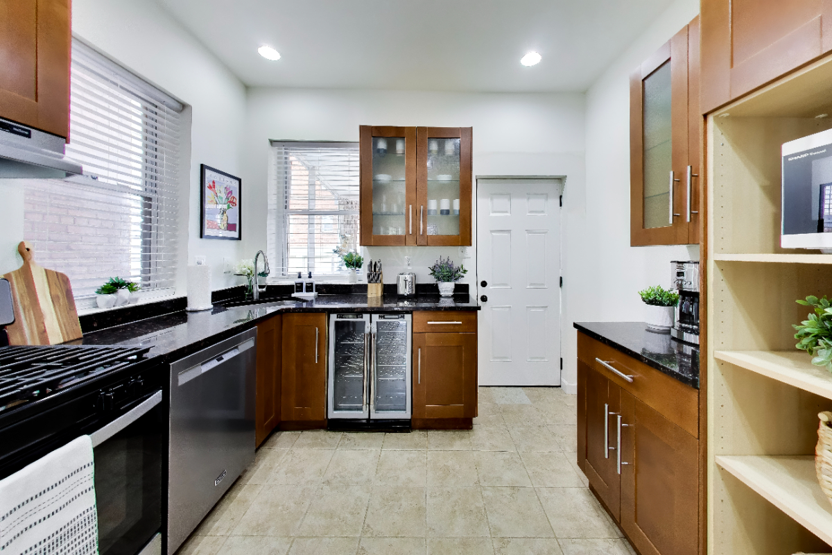 Wonderful 3 Bedroom with Exposed Brick aesthetic - Your Washington DC Retreat - Photo 7