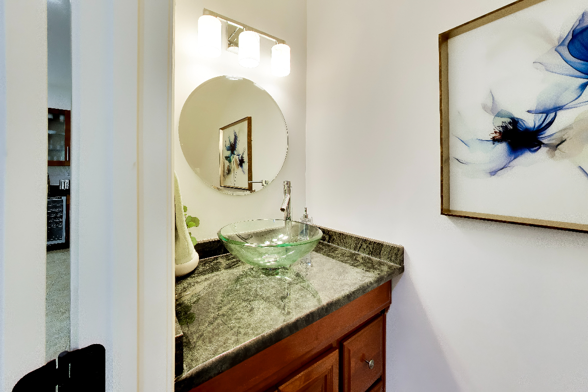 Wonderful 3 Bedroom with Exposed Brick aesthetic - Your Washington DC Retreat - Photo 9