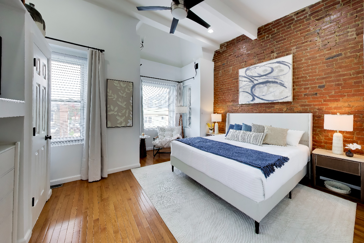 Wonderful 3 Bedroom with Exposed Brick aesthetic - Your Washington DC Retreat - Photo 10