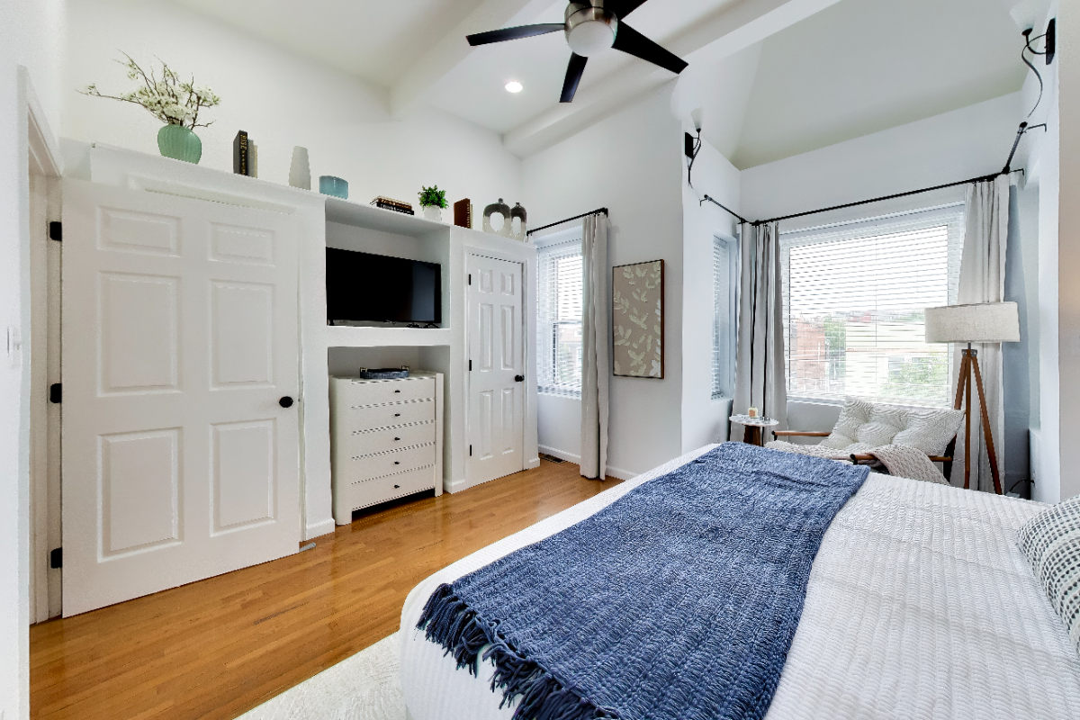 Wonderful 3 Bedroom with Exposed Brick aesthetic - Your Washington DC Retreat - Photo 11