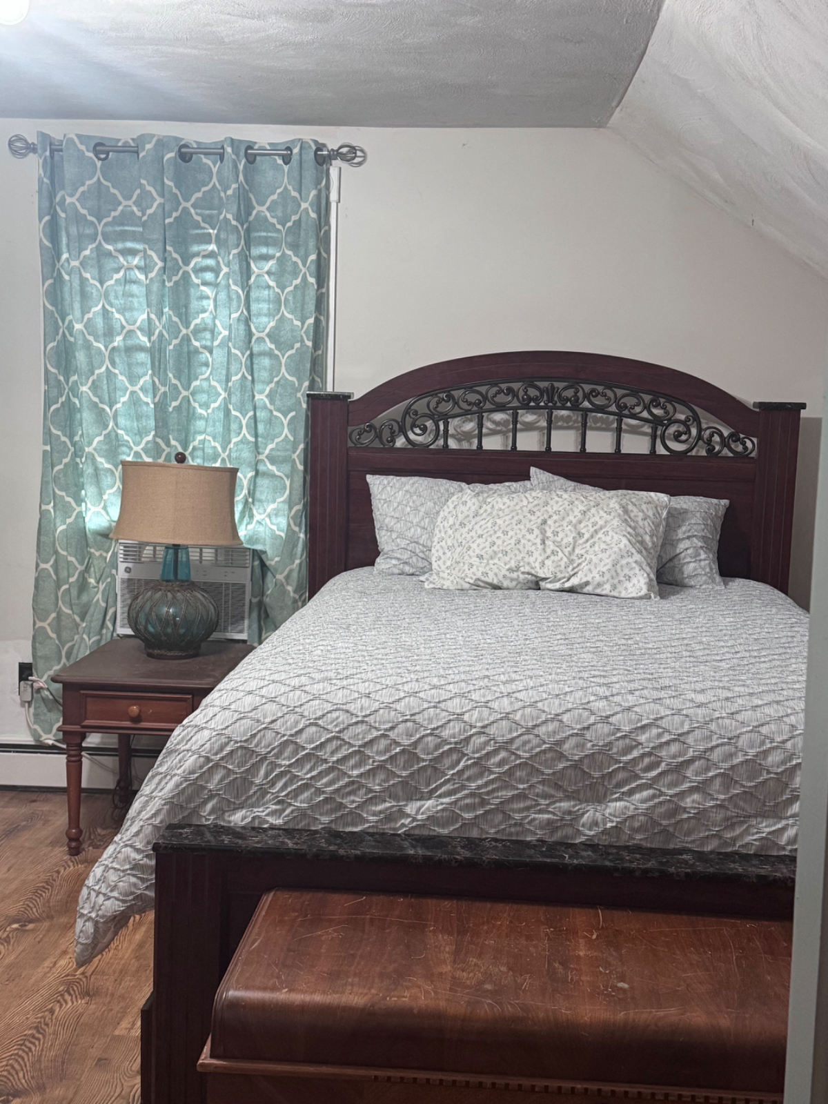 Fully Furnished 3 Bed/1 Bath home just Minutes away from Syracuse, NY - Photo 4