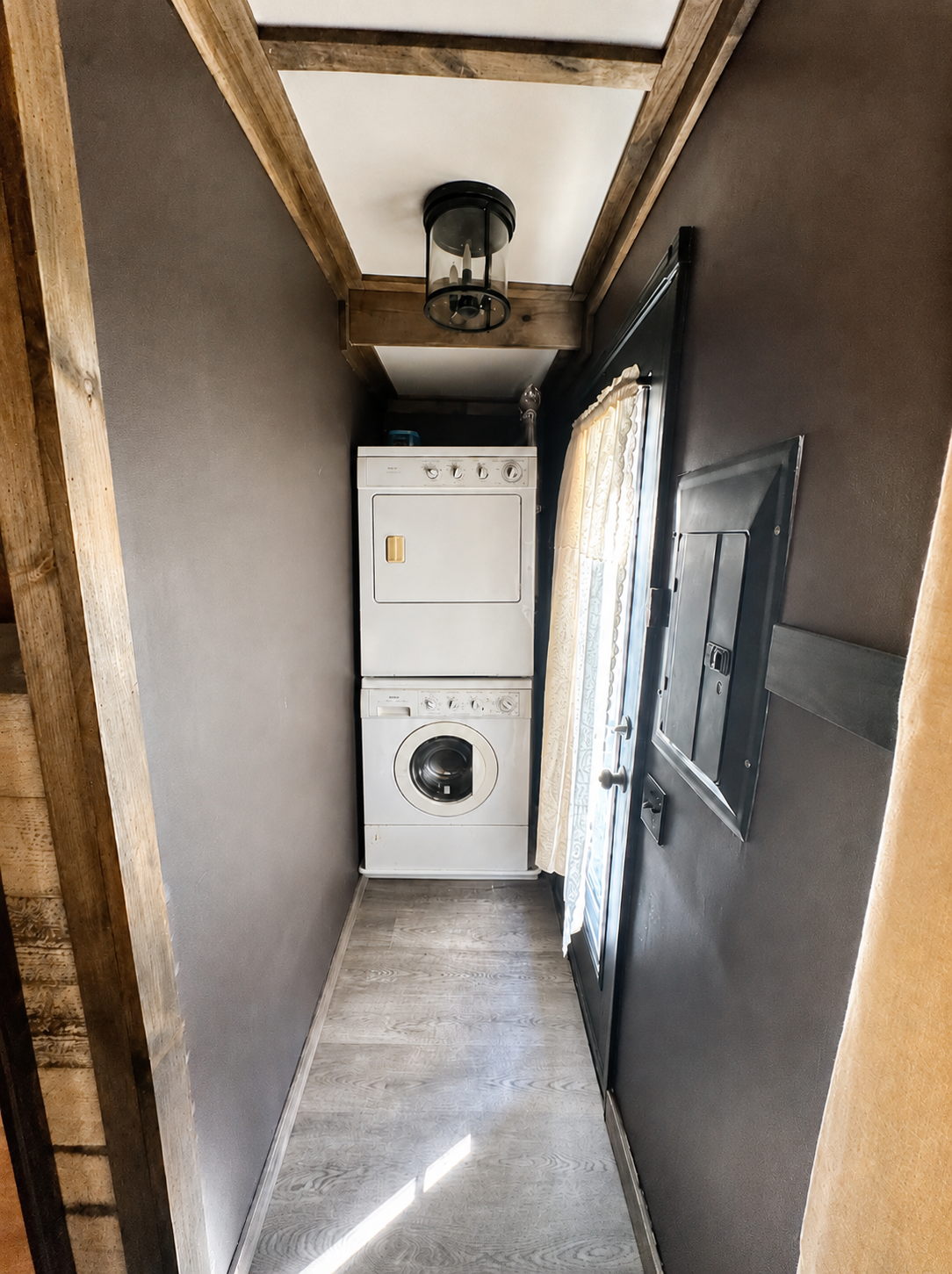 Furnished 1BR Apartment | Full Kitchen, Laundry & Private Entry - Photo 11