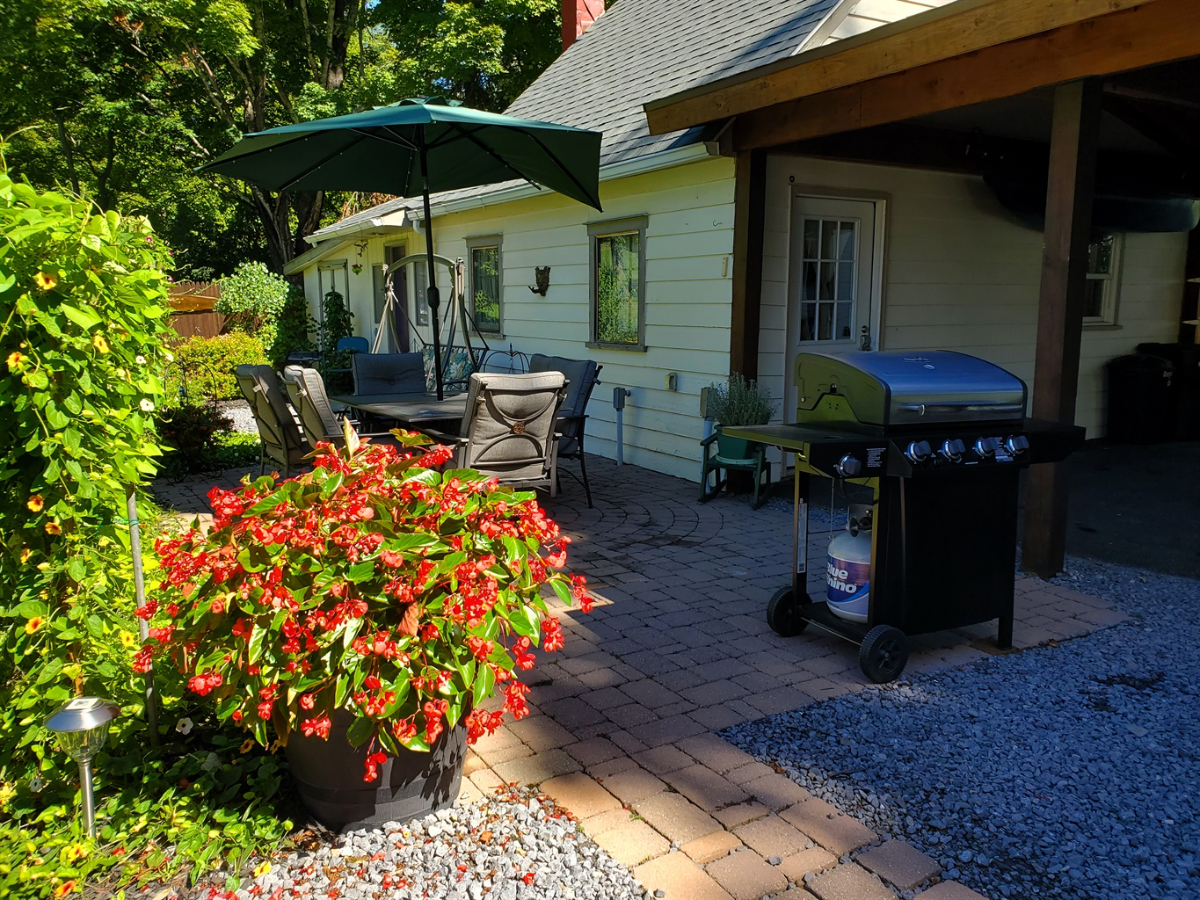 Furnished Home With Finished Basement And Outdoor Living - Photo 12