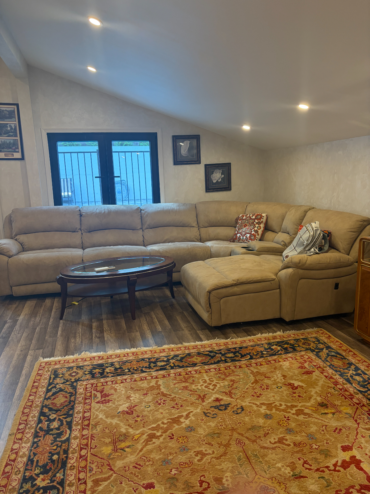 Private 1-Bedroom Apartment with Separate Entrance, Pool Access & Parking - Photo 2