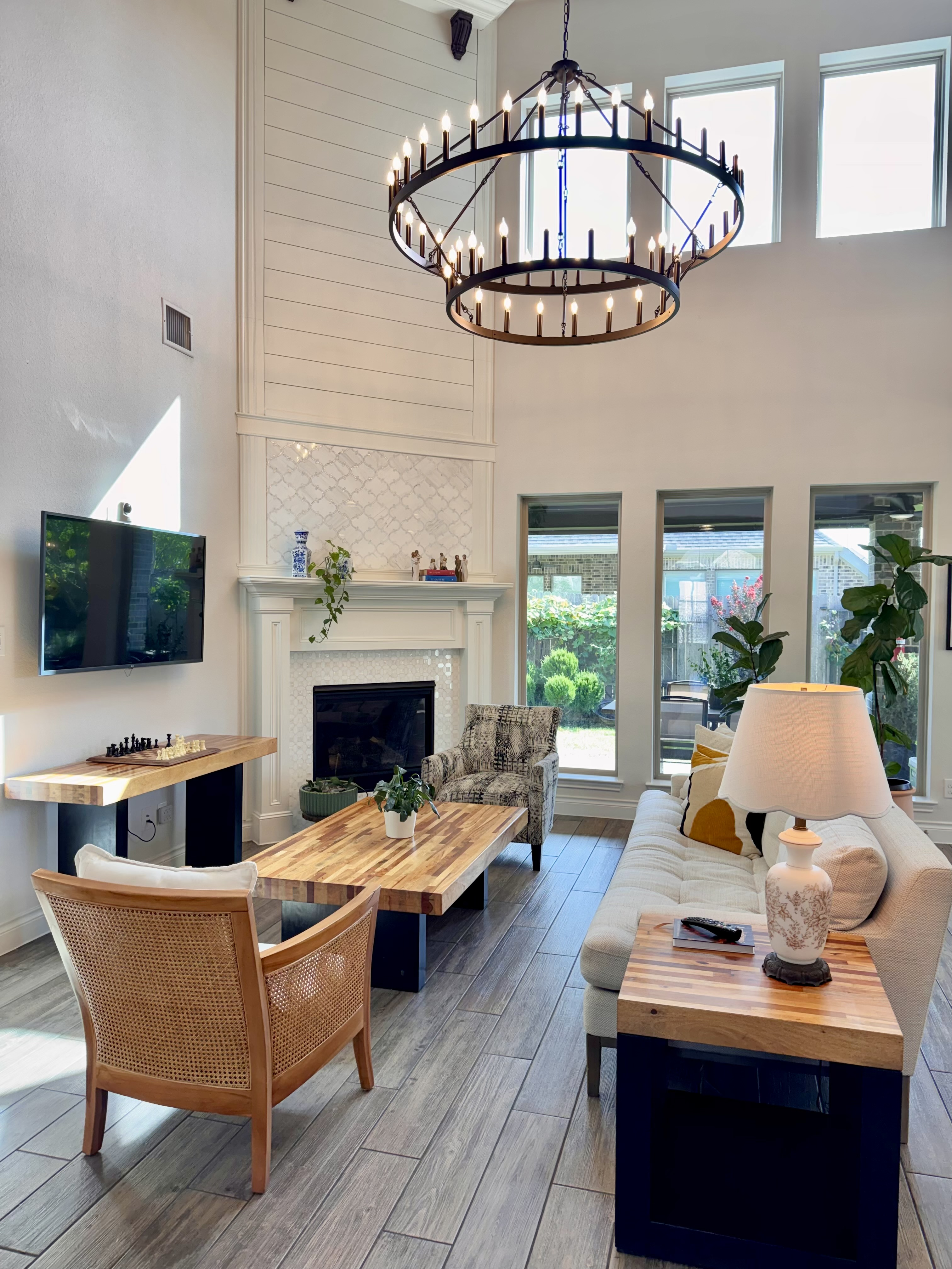 Safe, Quiet, & Private Rooms or Fully furnish properties. - Photo 2