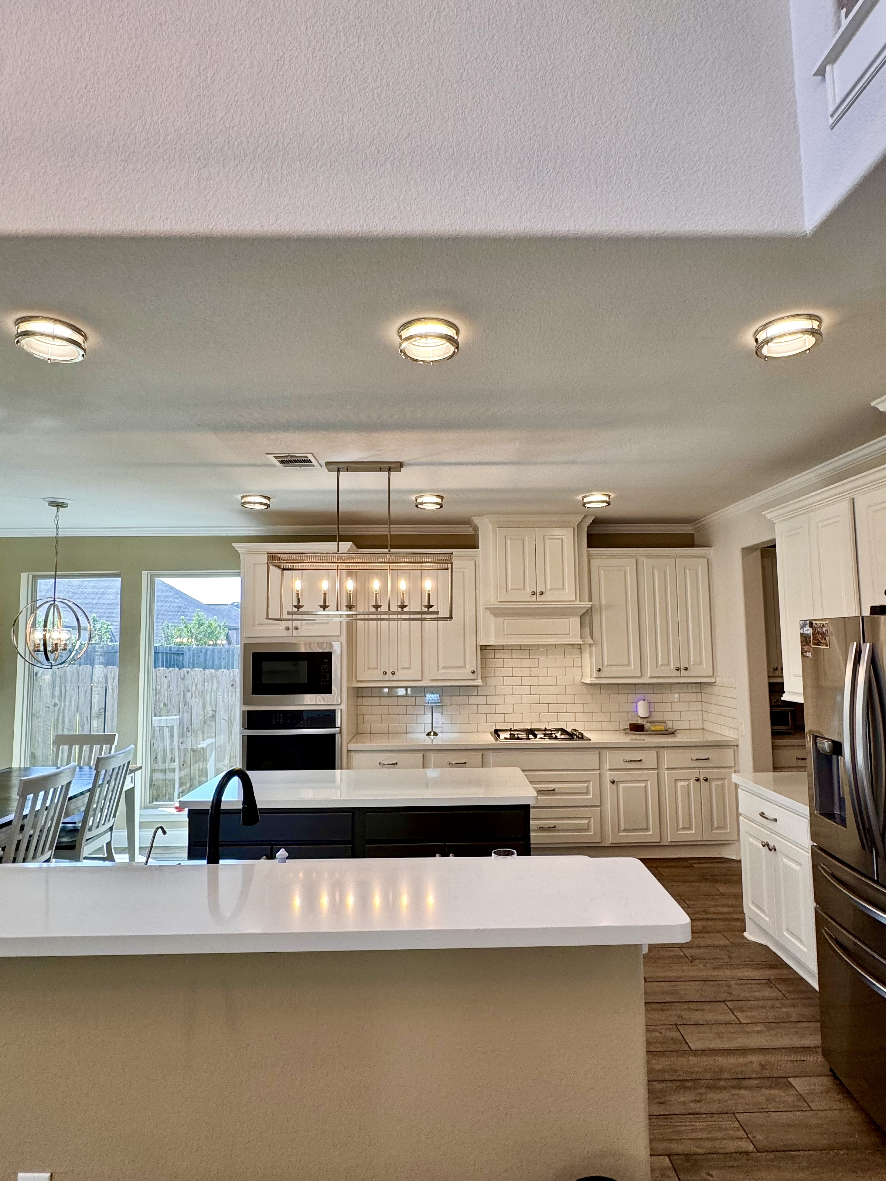 Safe, Quiet, & Private Rooms or Fully furnish properties. - Photo 4