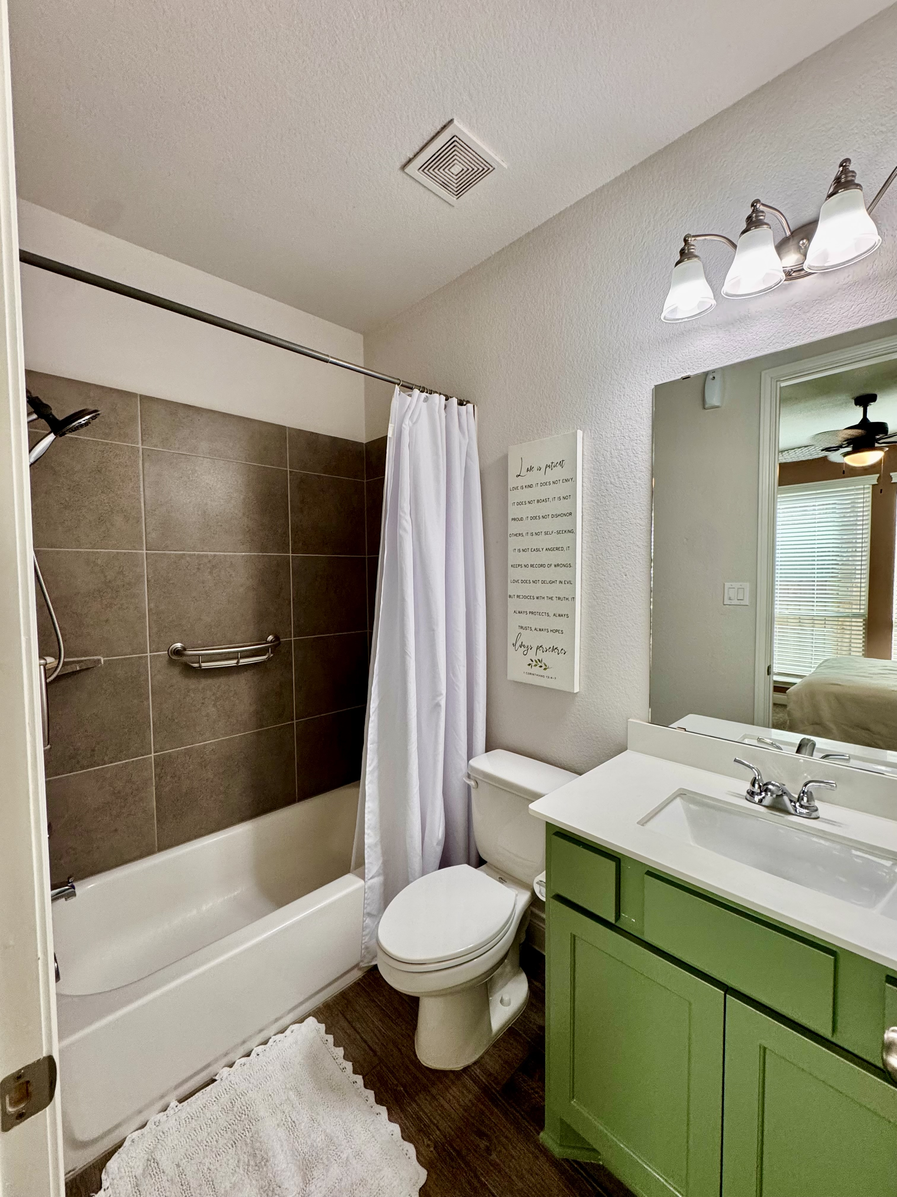 Safe, Quiet, & Private Rooms or Fully furnish properties. - Photo 5
