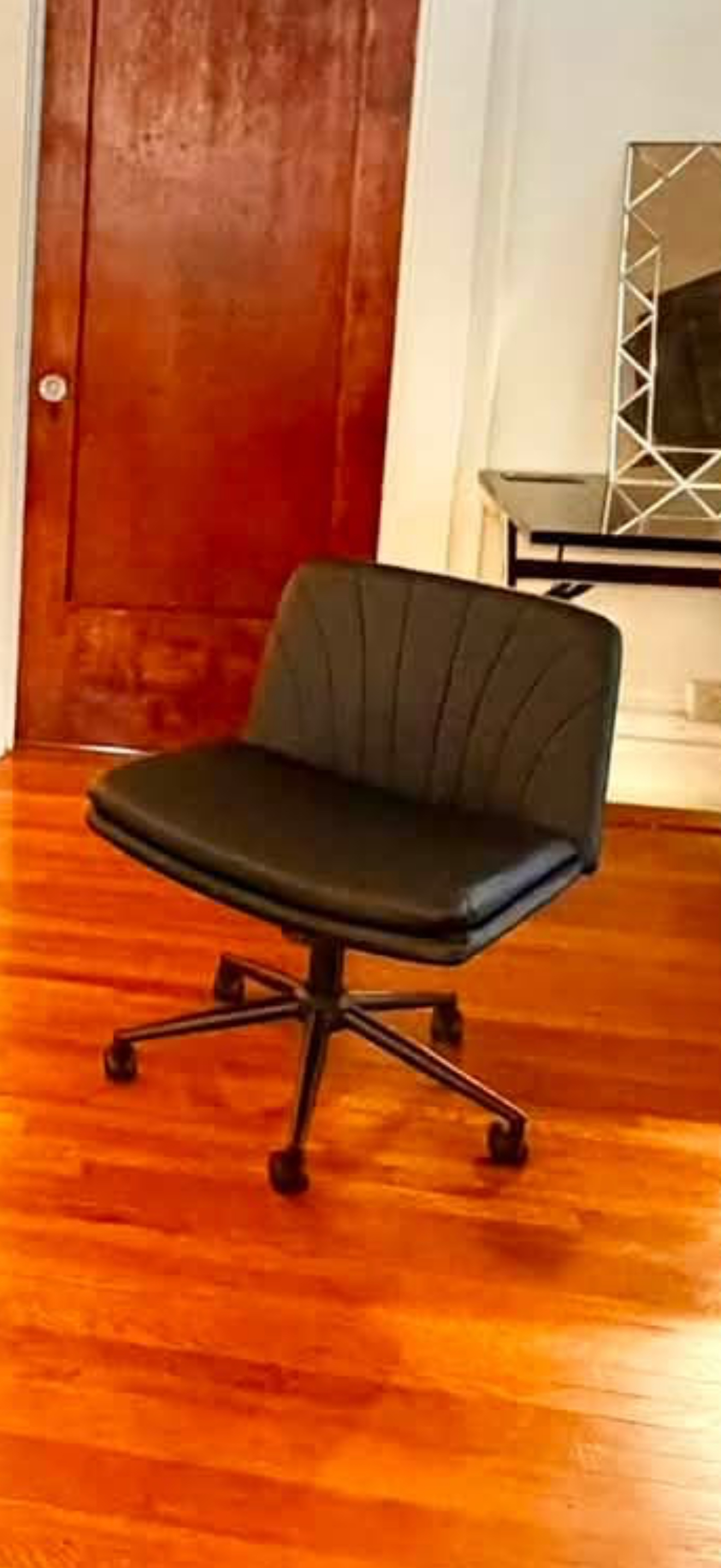 Ritter Park, "Penthouse" Apartment, Quiet Neighbors, Very Nicely Decorated, Flexible Lease Terms - Photo 5