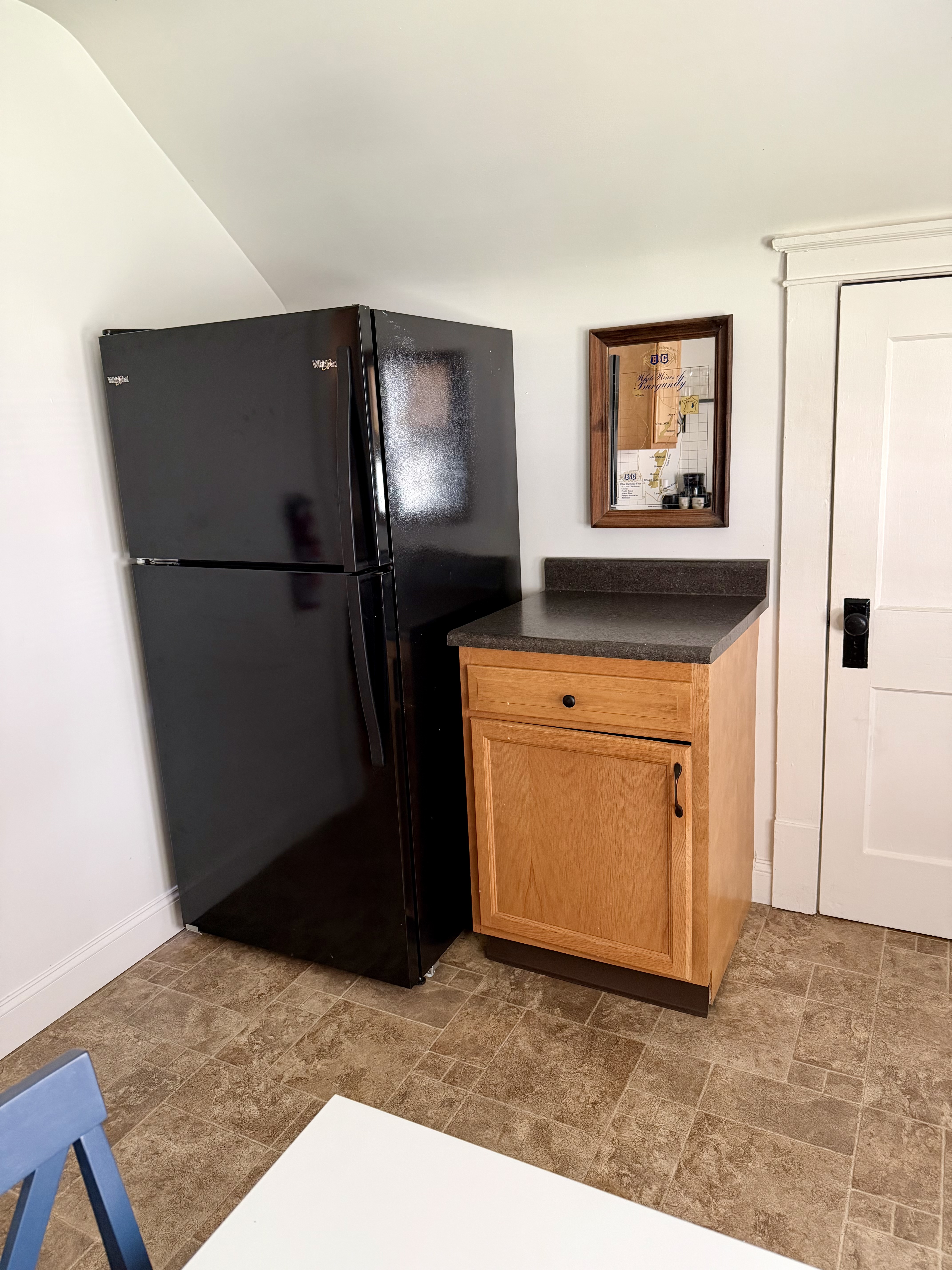 Ritter Park, "Penthouse" Apartment, Quiet Neighbors, Very Nicely Decorated, Flexible Lease Terms - Photo 11