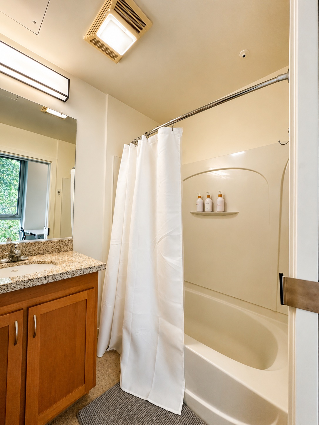 Right in the Heart of It: Gorgeous 1-Bed Near Golden 1 Center with Dedicated Parking - Photo 5