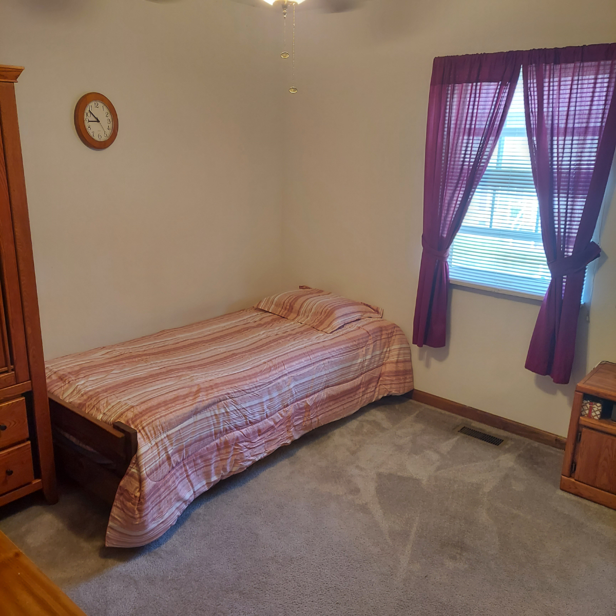 Quiet Furnished 3BR 2BA Retreat With Multiple Living Areas And Easy I64 Access - Photo 7