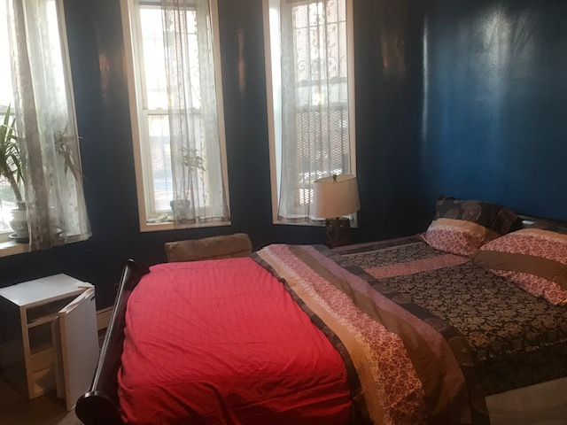 The Blue Room - First Floor Street Room $1600 All Utilities Included - Photo 5