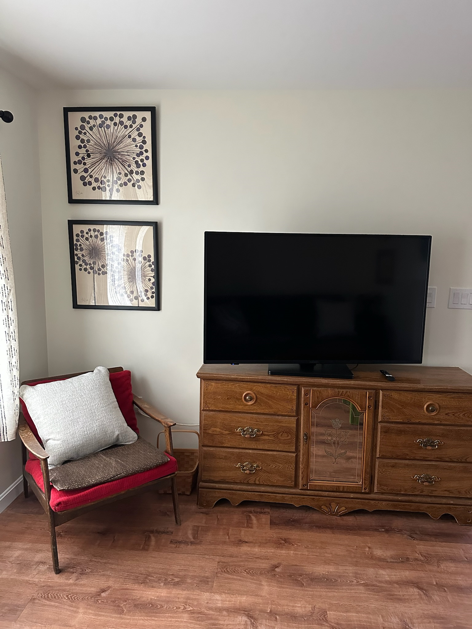 Grandpa Bernie's Renovated & Partially Furnished 3BR/2BA Home in Castleton, VT - Photo 3